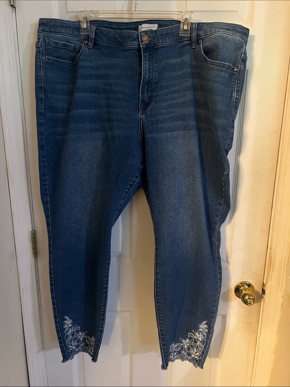 Lane Bryant Embroidered Cropped Jeans Skinny 26